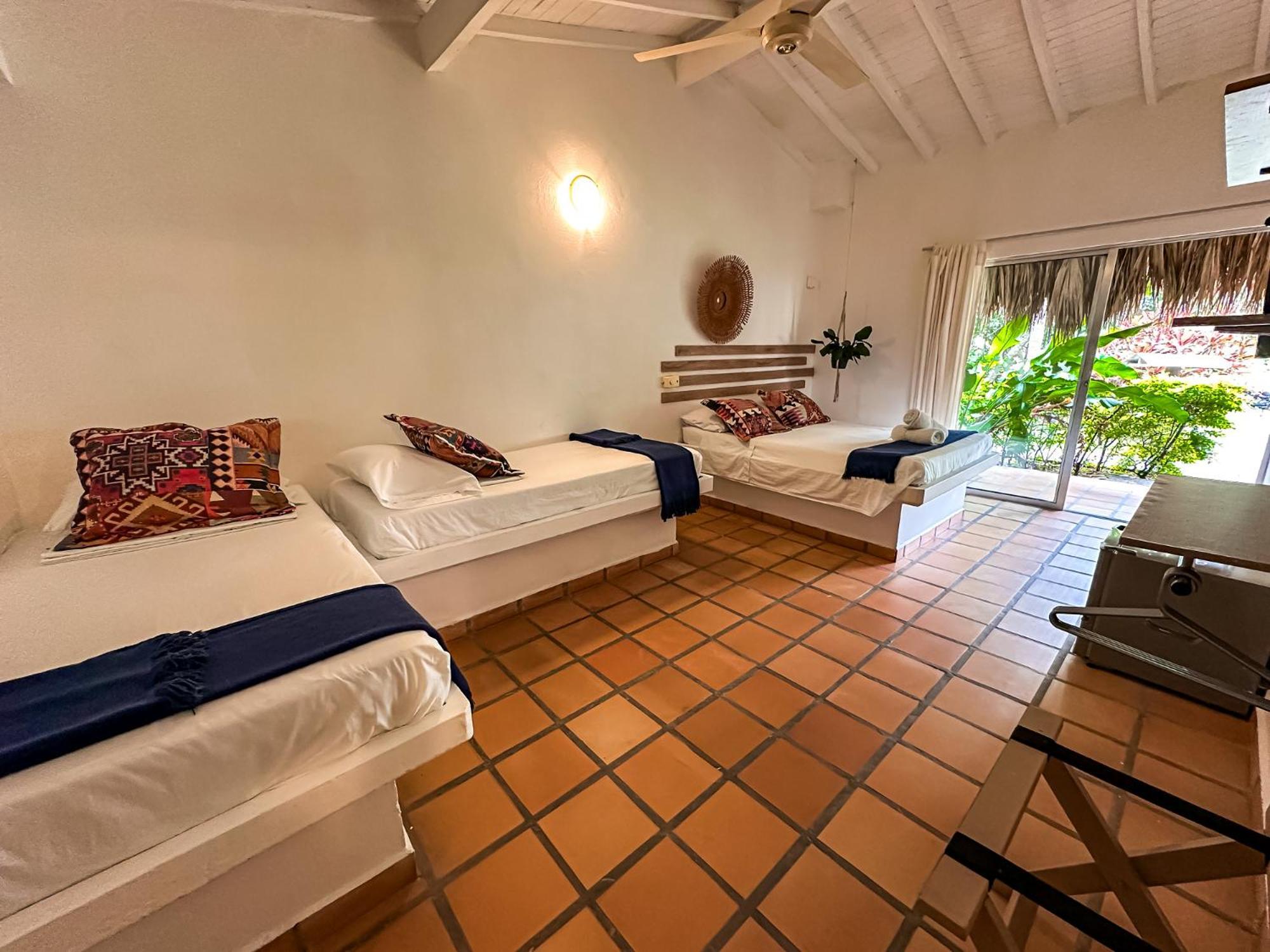 Hotel Colores Ecoparque 4*