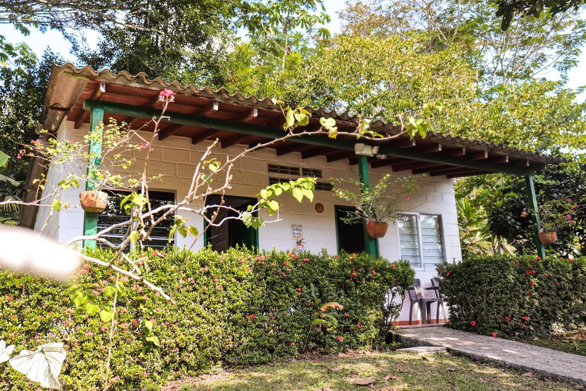 Hotel Colores Ecoparque 4*