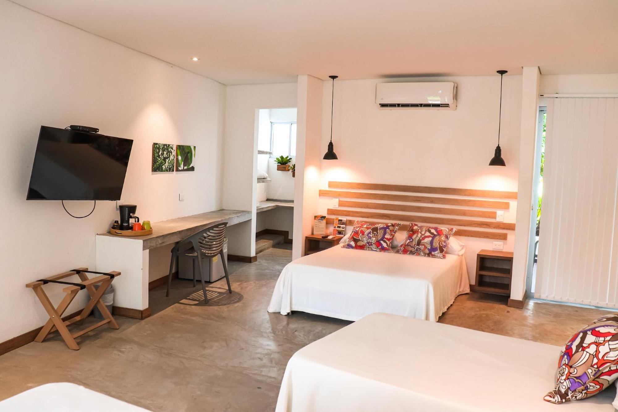 Colores Ecoparque Hotel 4*