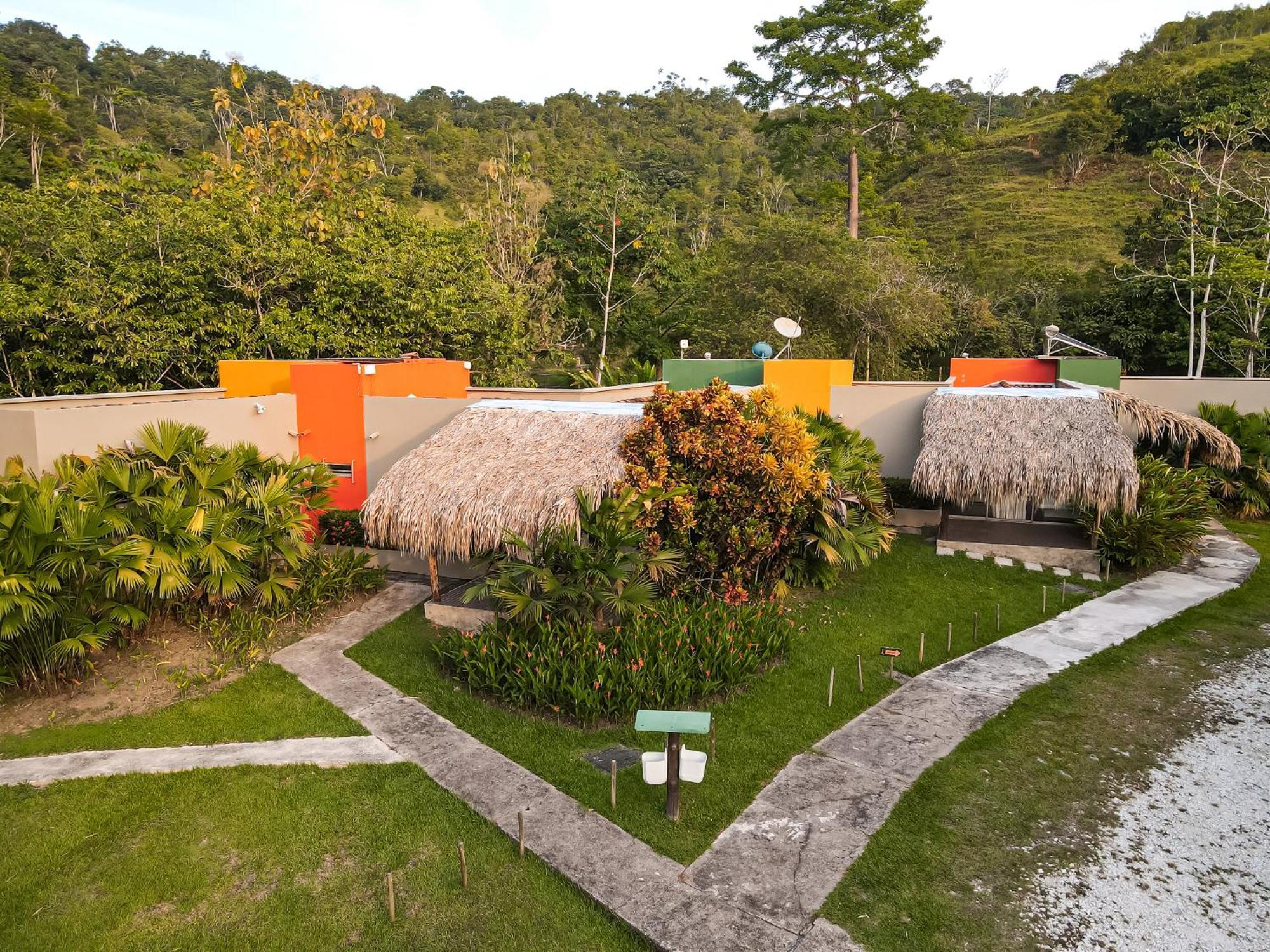 Colores Ecoparque Hotel
